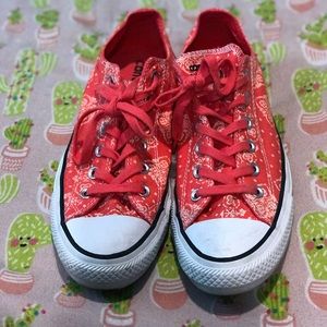 🌷Size 9 Pink Paisley Converse🌷